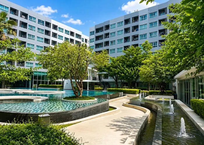 Pool Near Bts Quiet Bangkok