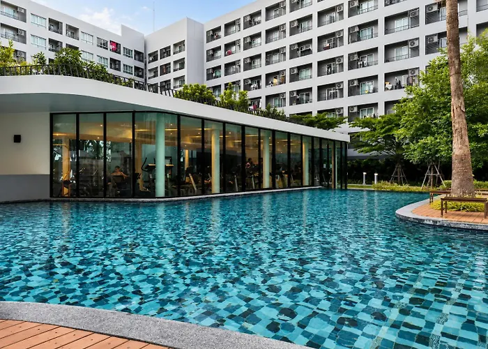 Pool Near Bts Quiet Apartment Bangkok