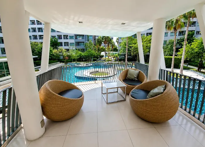 Pool Near Bts Quiet Apartment Bangkok